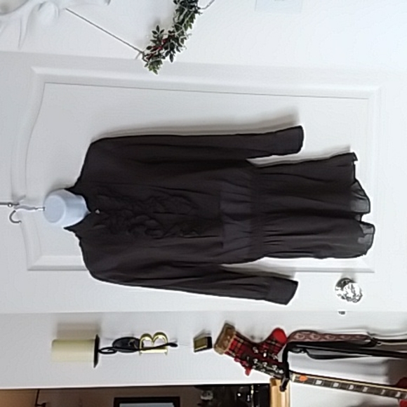 Buffalo David Bitton ruffle front long sleeve top - Picture 1 of 7